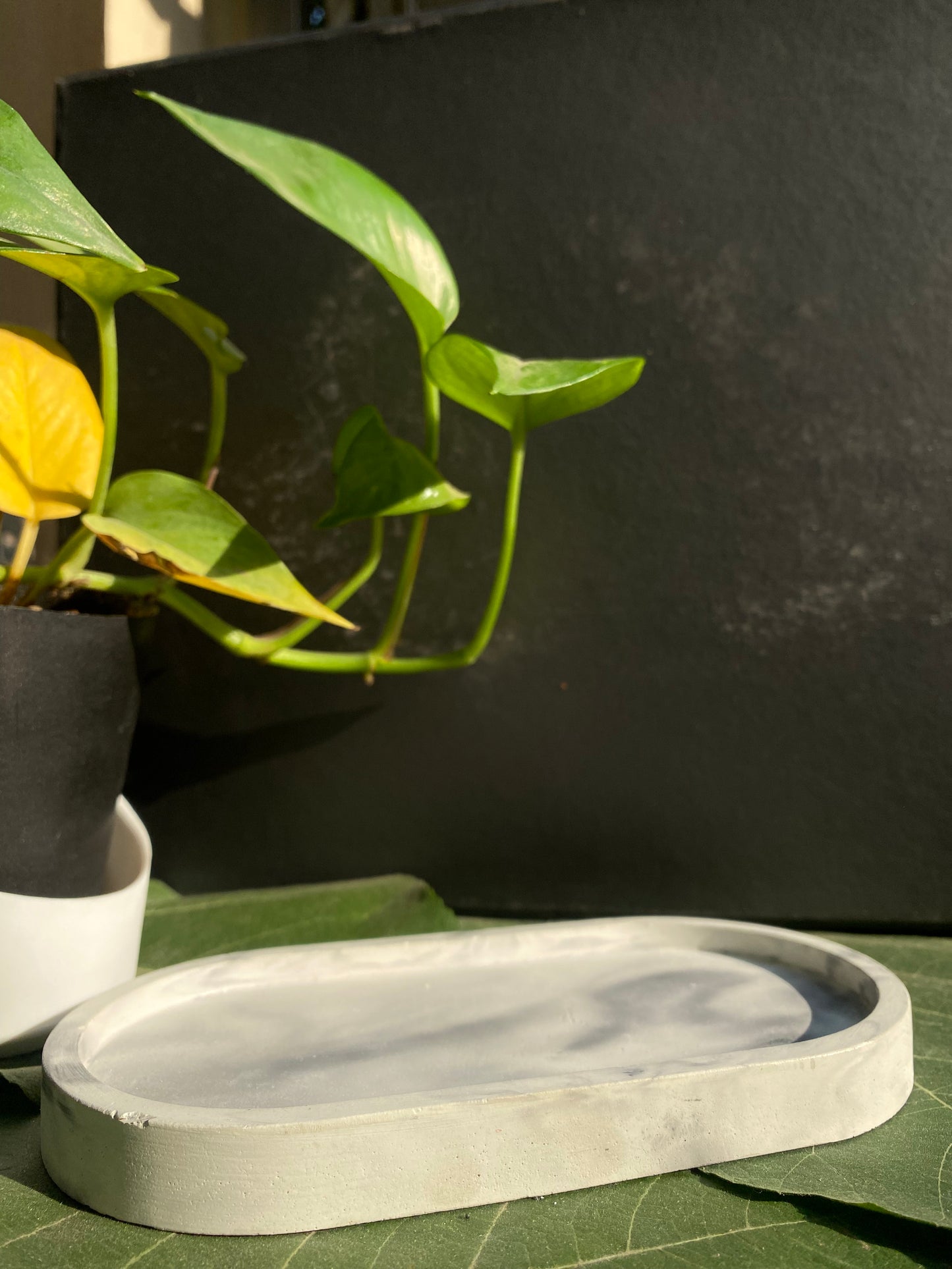 Luna Tray — Modern Oval Candle Base