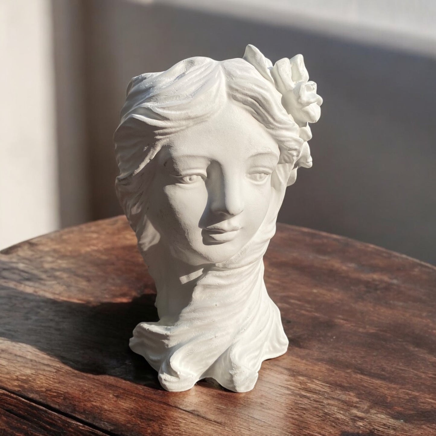 Venus Bloom — Sculptural Candle Pot