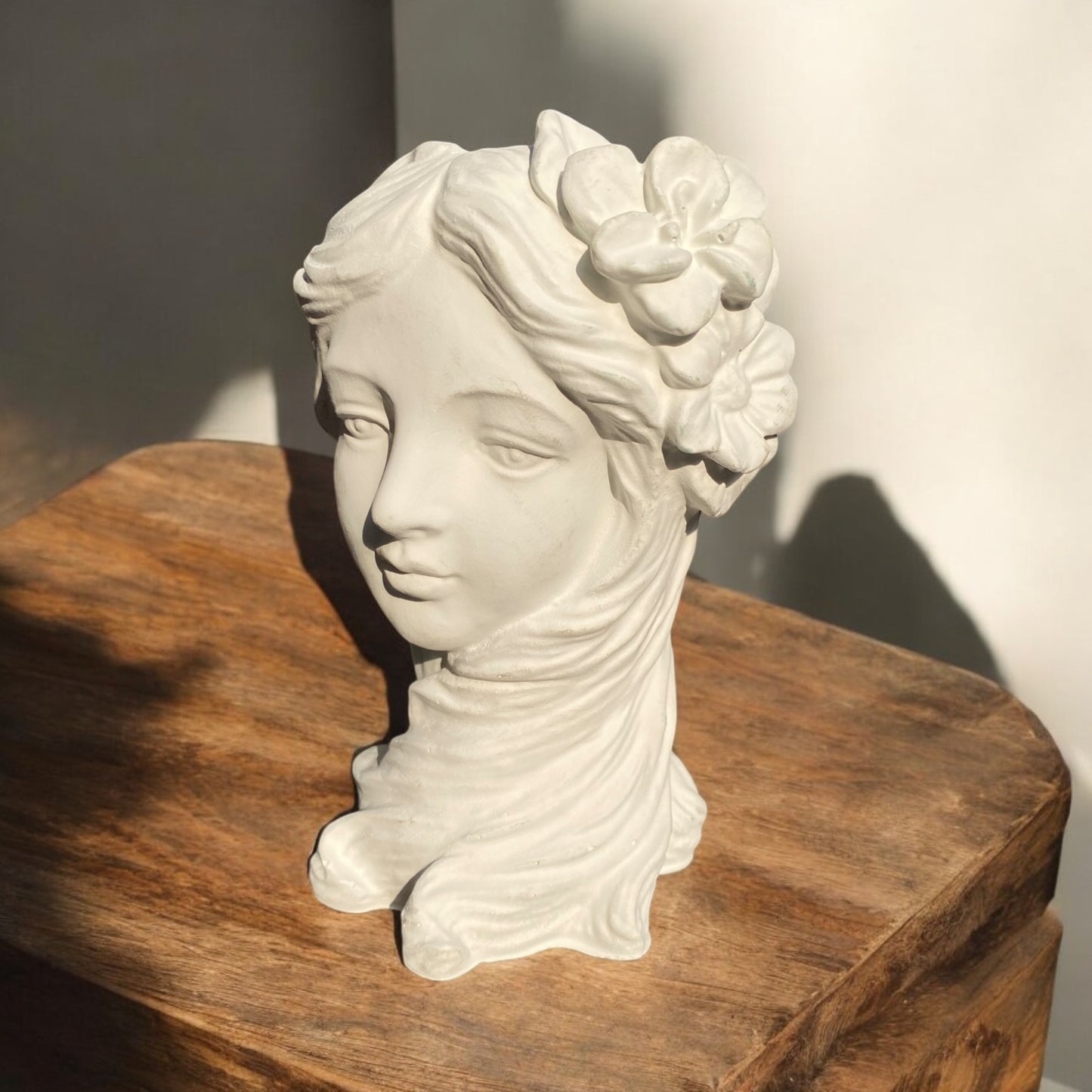 Venus Bloom — Sculptural Candle Pot