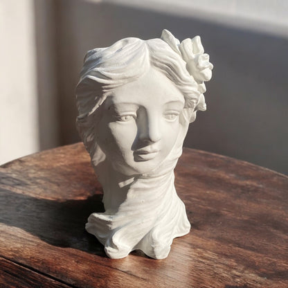 Venus Bloom — Sculptural Candle Pot