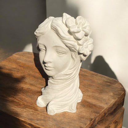 Venus Bloom — Sculptural Candle Pot