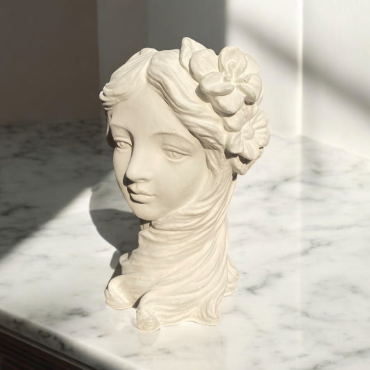 Venus Bloom — Sculptural Candle Pot